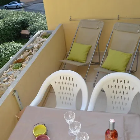 Les Petites Ondines Au Pied De La Avec Vue Apartment *